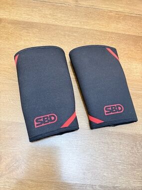 SBD Knee Sleeves 7mm Black Red Size XL Large Pair Weightlifting